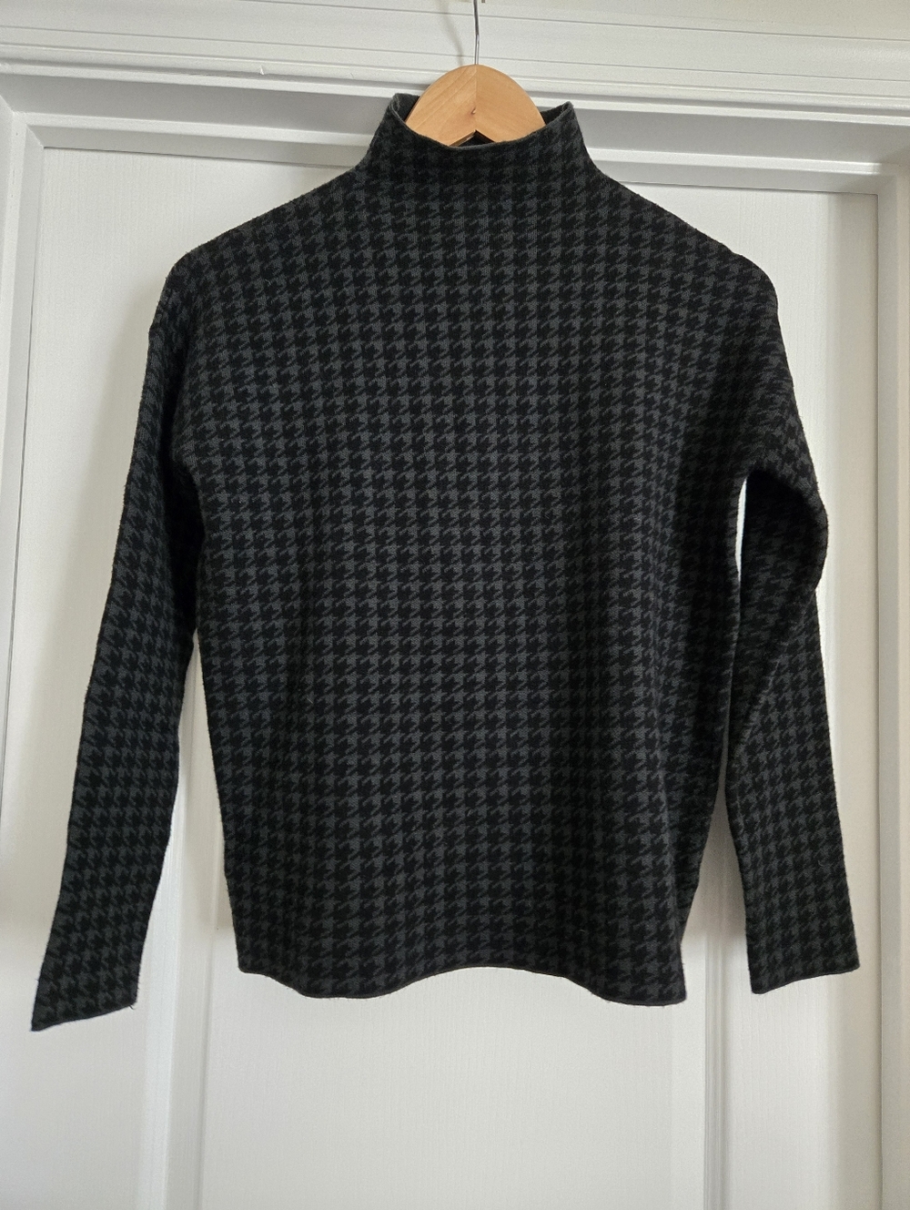 Tahari Sweater Houndtooth Pattern Dark Green Mock Neck Small